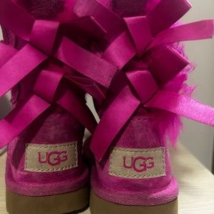 Toddler size 7 hot pink bailey bow boots - used